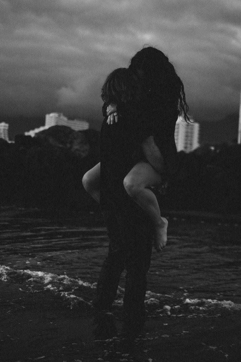 Экспресс-съёмка.  Съёмка длительностью 30 минут.  20 фотографий в авторской ретуши. 