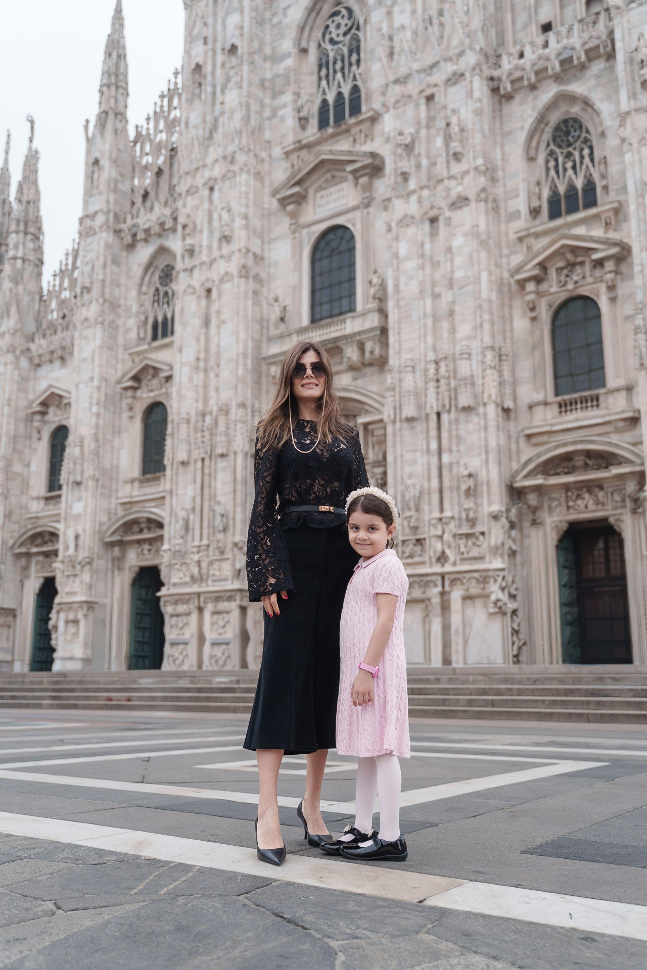 Family photoshoot in Milan near Duomo cathedral