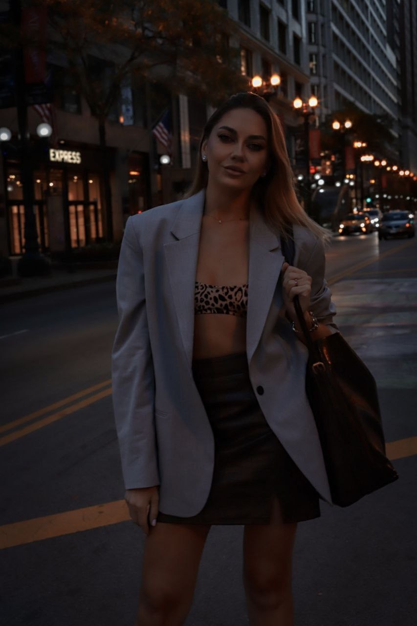 Street shoot with Yulia. VALERIIA VIUNOVA individual shooting\love story\event\brand