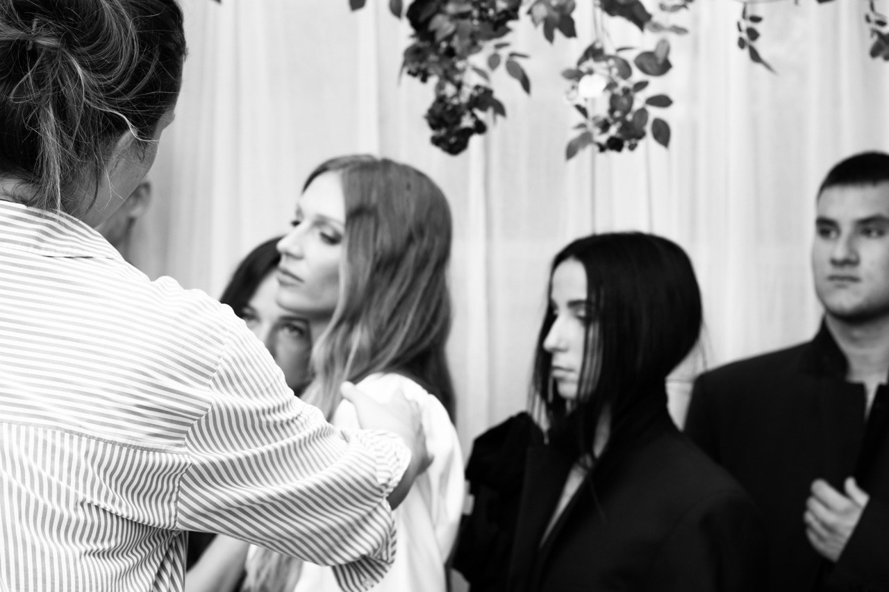 Backstage fotografie. Dana Lišková — Empatická fotografka | Introspektivní umělkyně | Neurodivergentní koučka| Zakladatelka Artepy.cz