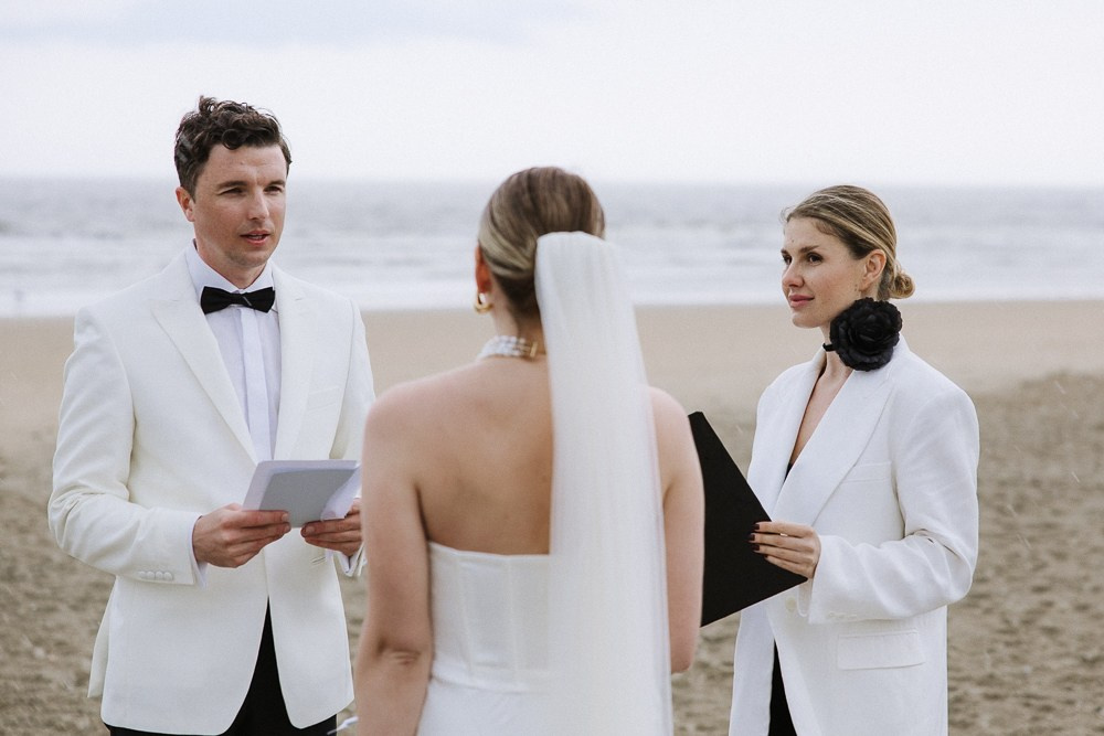 Anastasia & Alex (Freie Trauung am Meer in Holland - nur zu zweit). Hochzeitfotografin Düsseldorf, NRW Nadja Holzmann