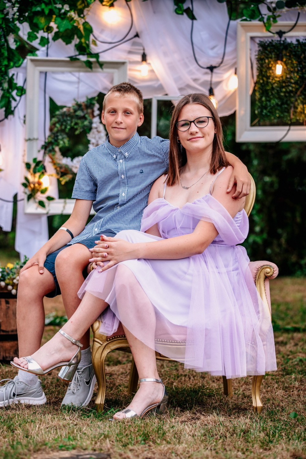 MATURSKA FOTOGRAFISANJA. Fotografi iz Backog Petrovca David i Andrea Stojanovic