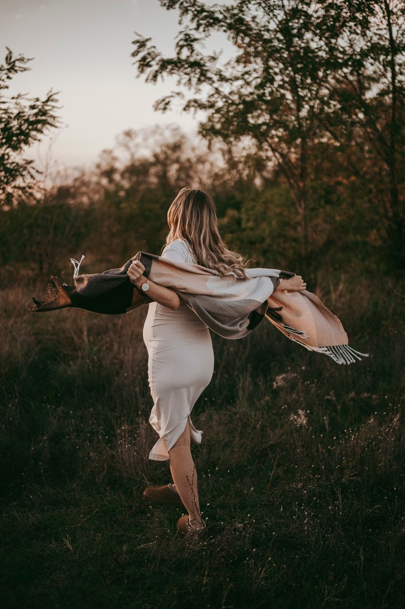 Milena / trudnicko fotografisanje sa porodicom. Deciji i porodicni fotograf u Beogradu Oksana Skendzic