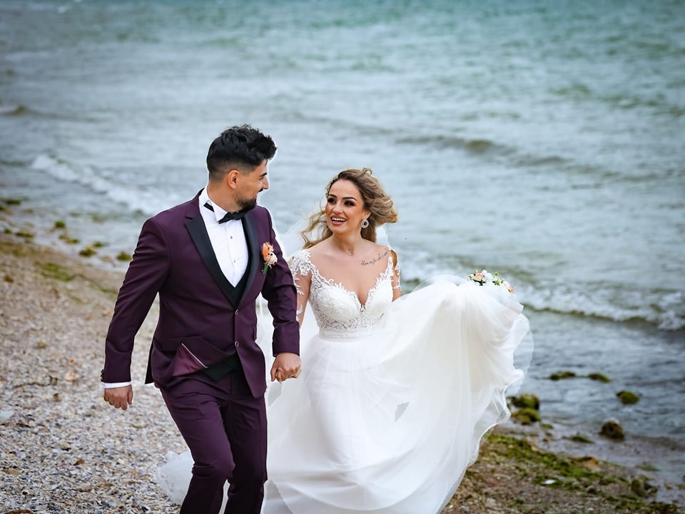 Trash the dress - Iulia & Lucian. Fotograf Nuntă Constanța - Moments by Gub