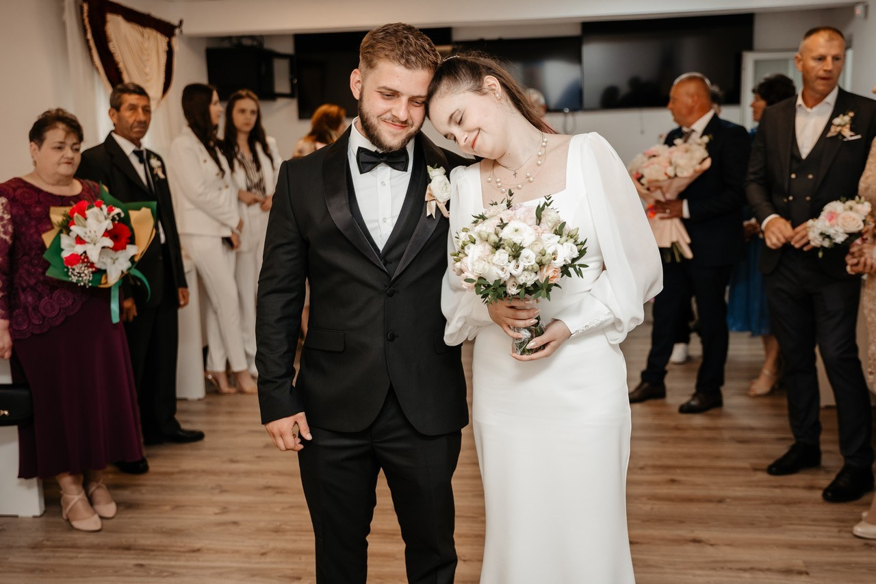 Ana Maria si Cristian by Fotograf nunta Neamt — Eduard Schiopu