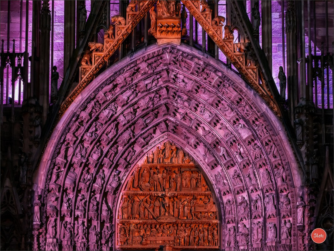 La mise en lumière de la Cathédrale de Strasbourg, du 5 juillet au 8 s. Photographe à Strasbourg | Portraits, Studio, Enfants, Événements