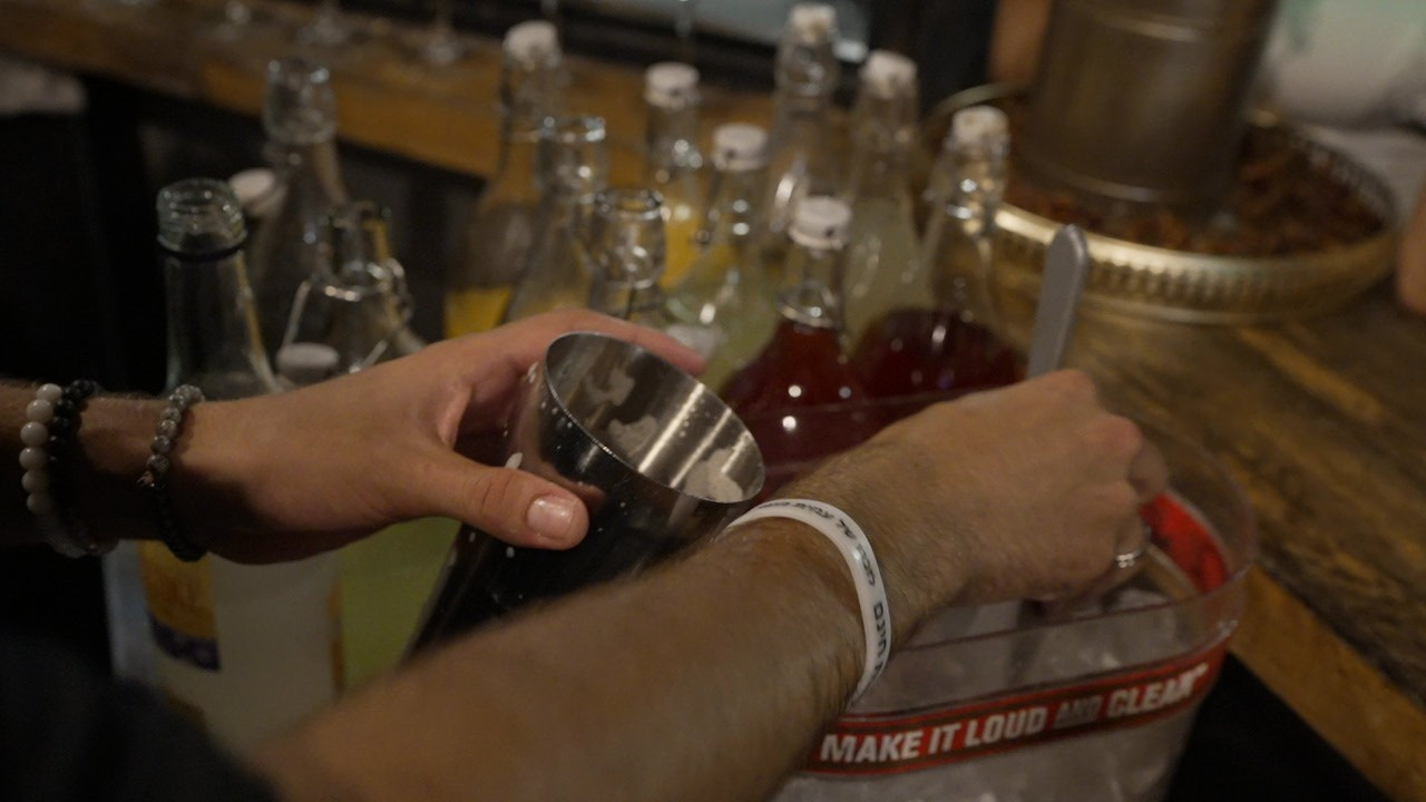 VIA / BASICO. Wedding and events photographers Studio Shalom