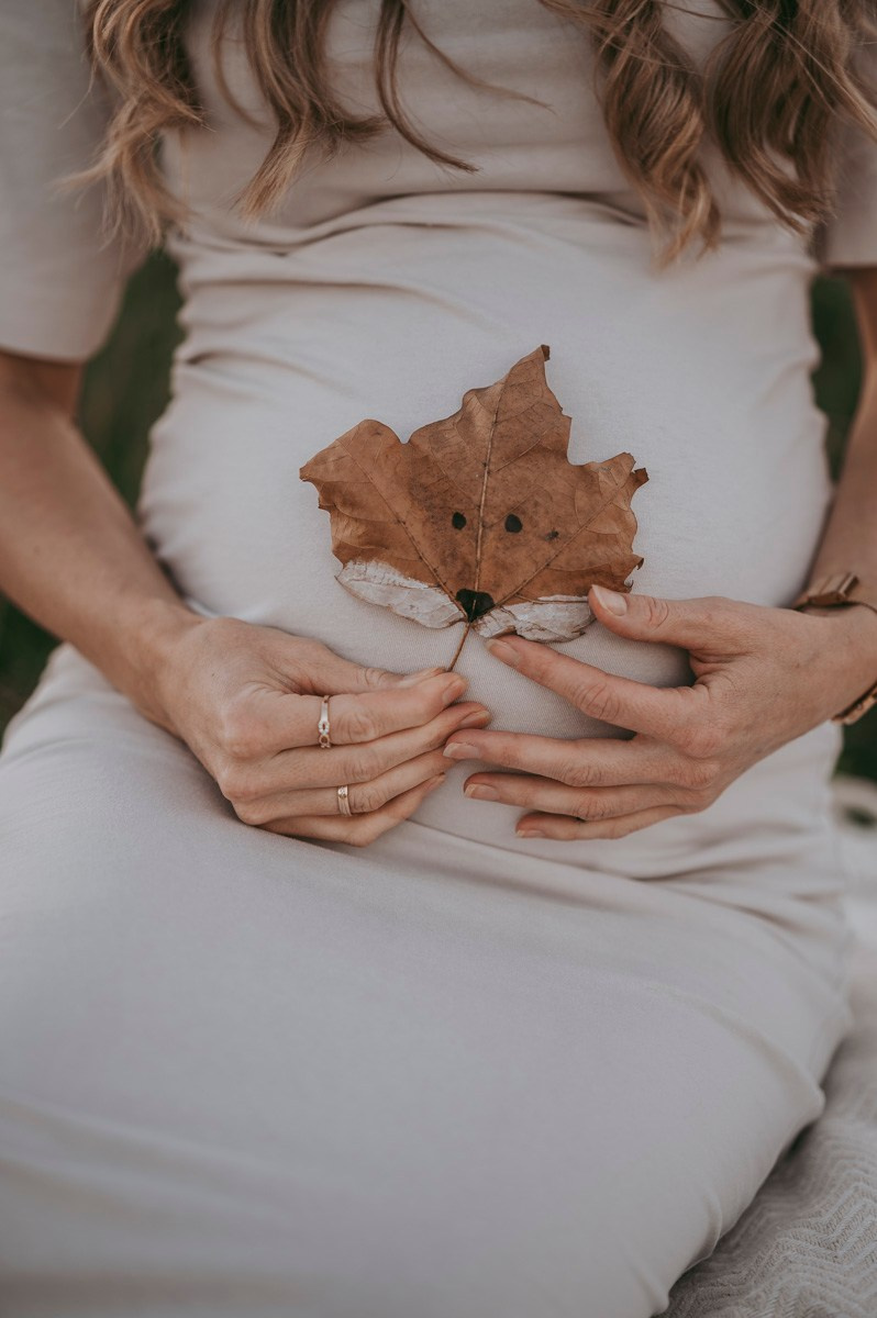 Milena / trudnicko fotografisanje sa porodicom. Deciji i porodicni fotograf u Beogradu Oksana Skendzic