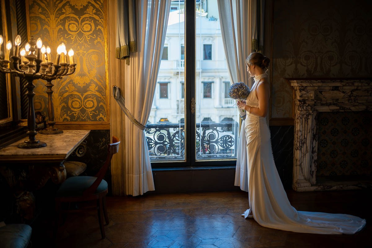 Anastasia e Ronald matrimonio presso il Caffé Pedrocchi Italia. Lorenzo Mazzega Wedding | Fotografo Matrimonio Milano | Reportage