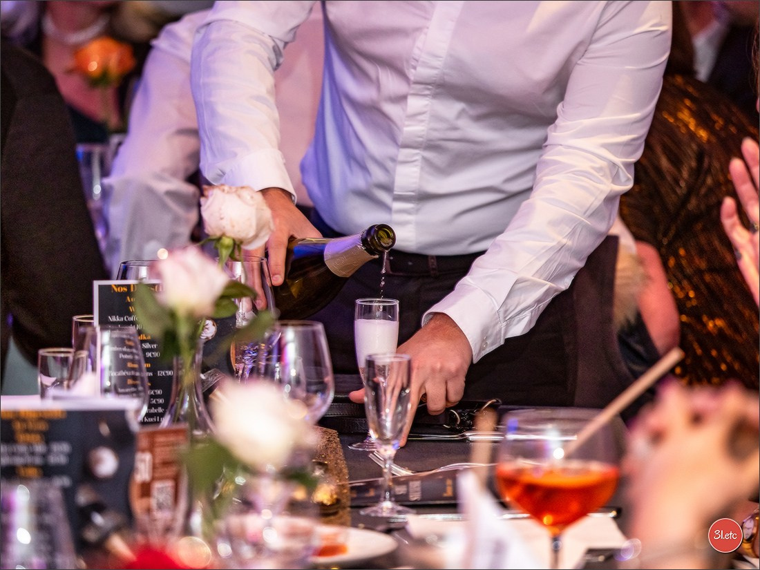 New Year 2025 in Manicook restraunt. Photographe à Strasbourg | Portraits, Studio, Enfants, Événements