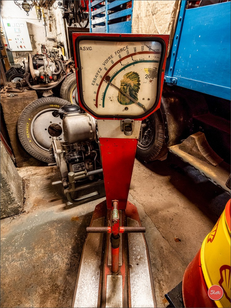 Удивительное место - частный музей старинного хлама - Fahrzeugmuseum. Photographe à Strasbourg | Portraits, Studio, Enfants, Événements