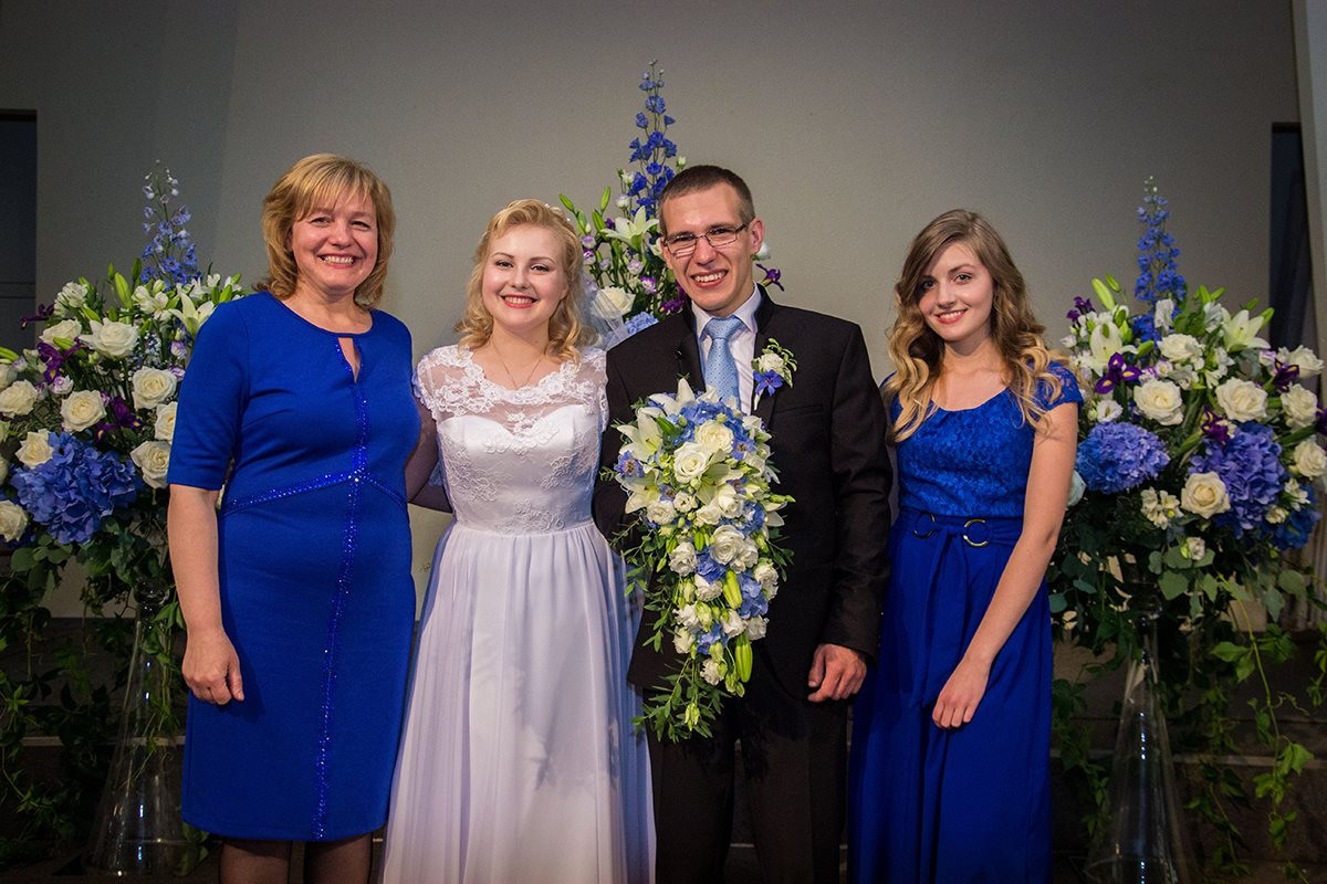 Balti zils līgavas pušķis kaskada/udenskrituma stila