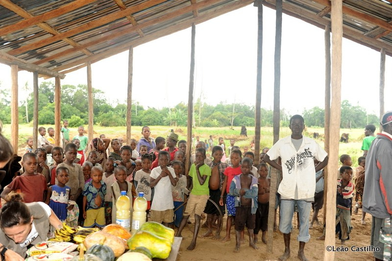 Photos of volunteer work in Mozambique. Simbahalu