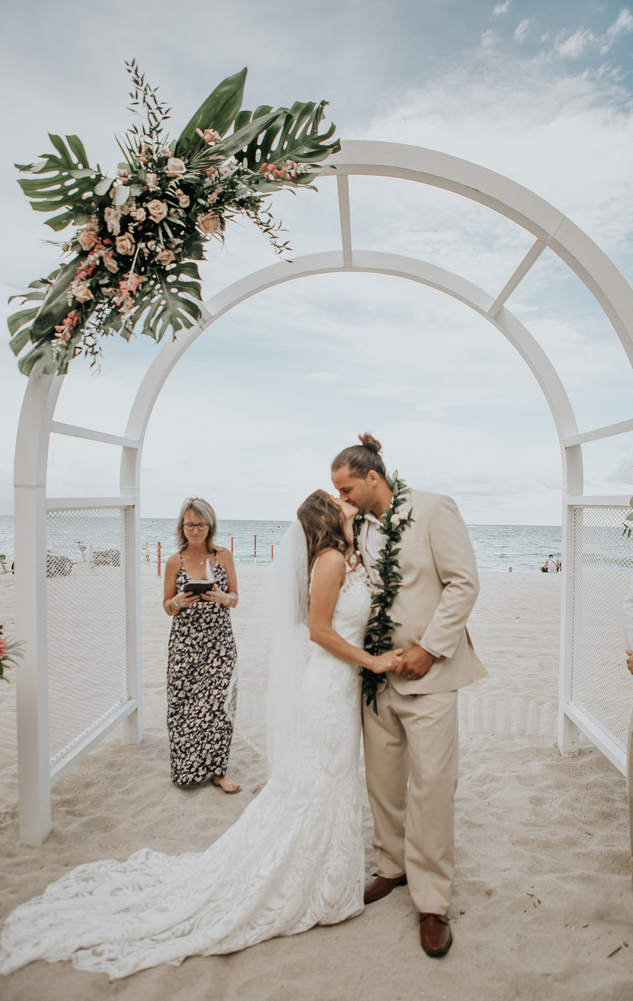 Wedding in Pelican hotel Miami. My name is Kate and I am family and wedding photographer