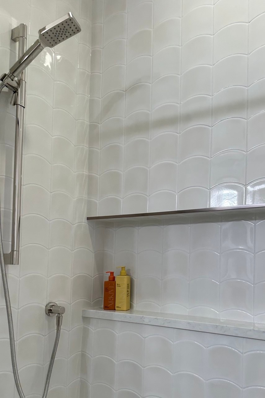 Bathrooms & Showers. Moroz Building Solutions LTD