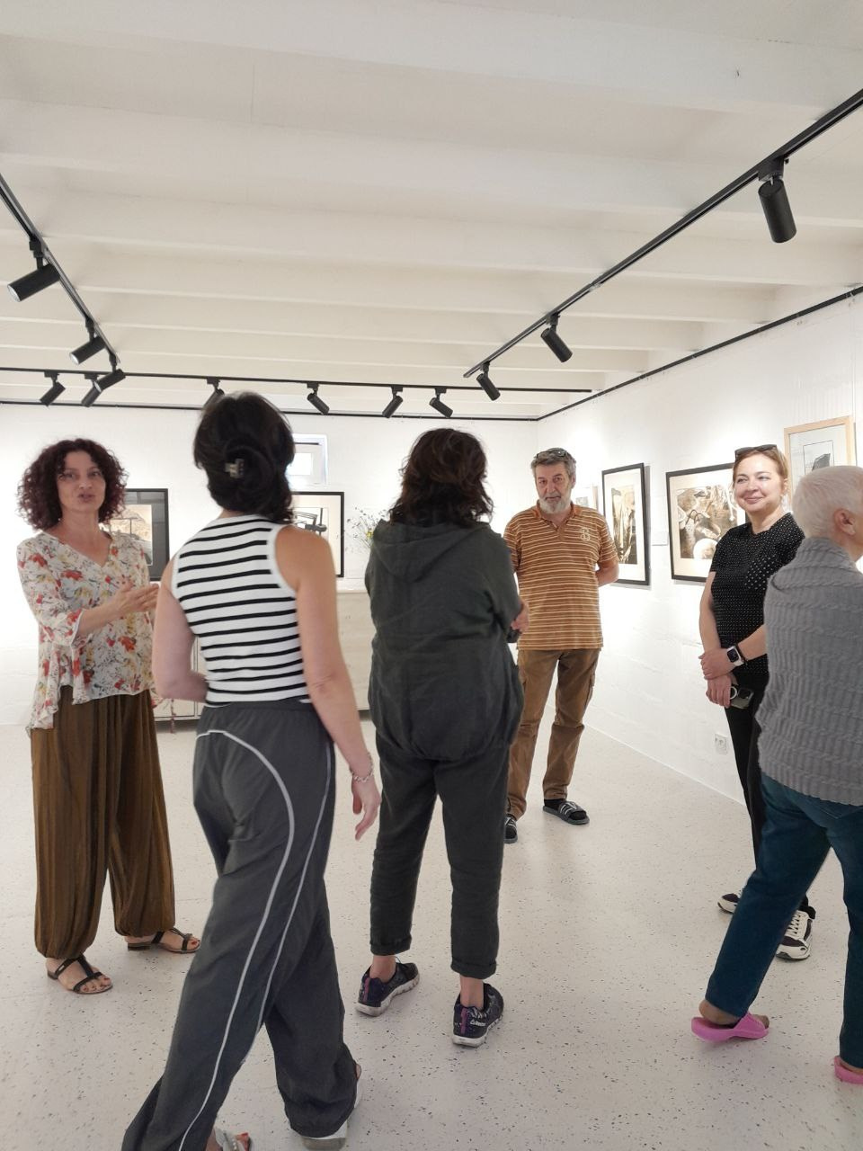 YER GALLERY. Www.sananaleskerov.com