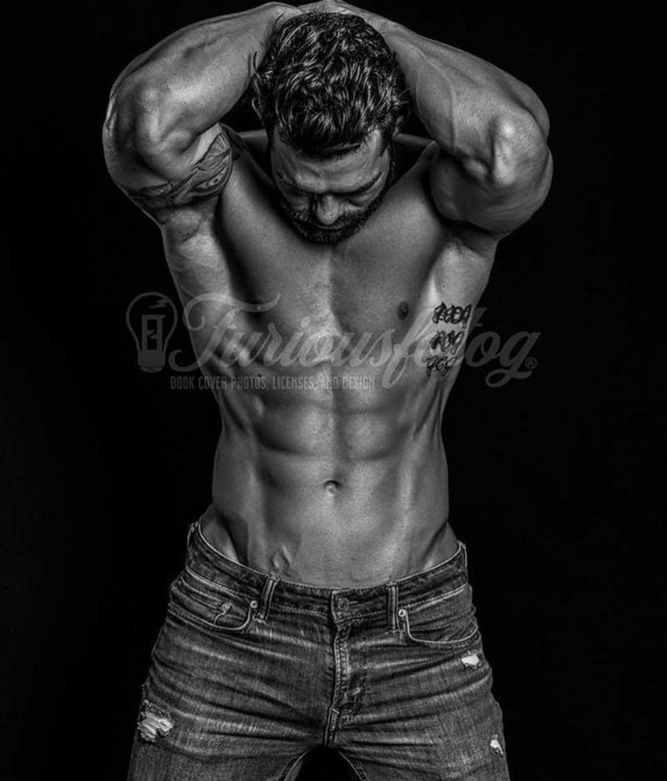 МУСКУЛИСТЫЕ МУЖЧИНЫ