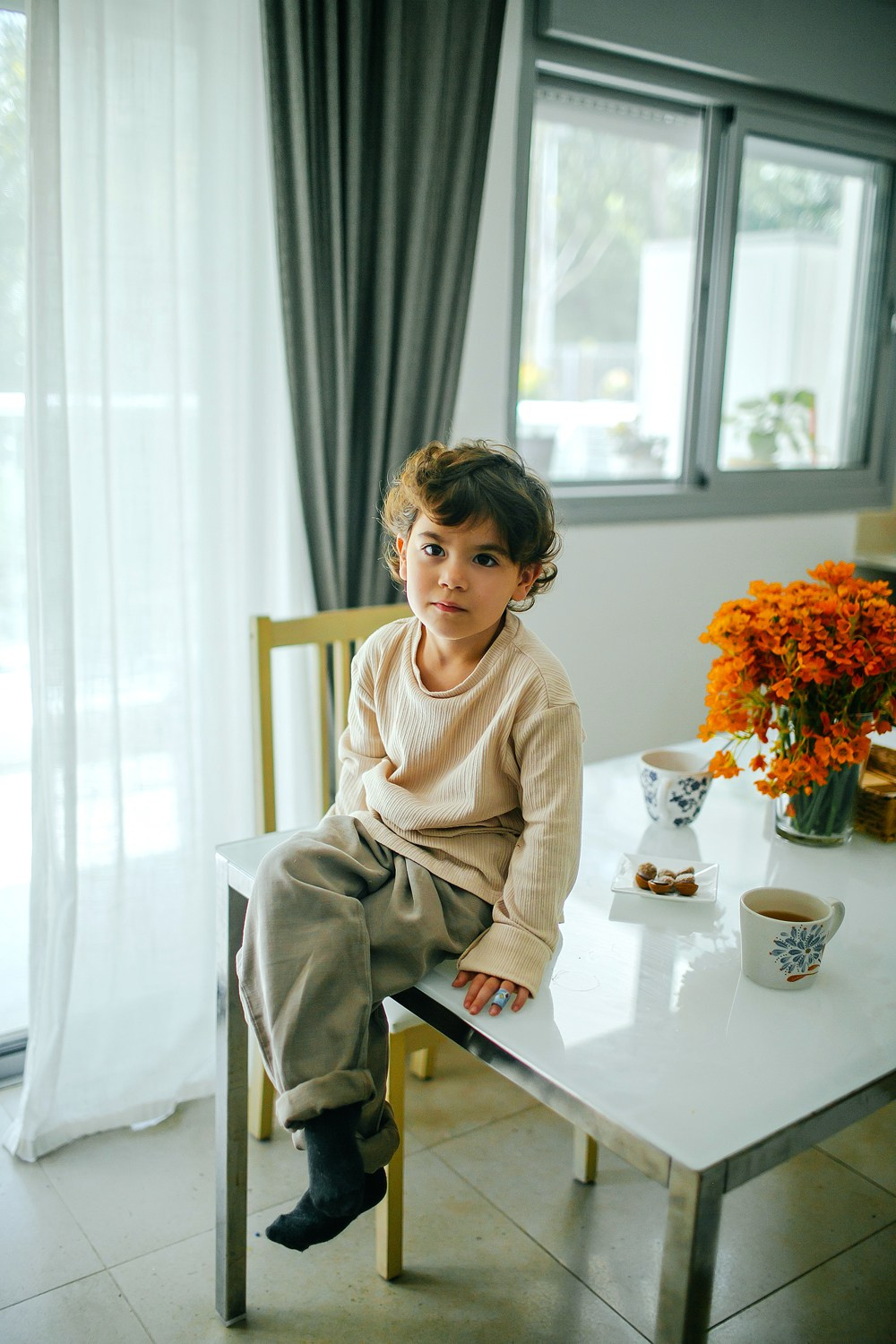 Mom&daughter at home. Family photographer in Israel
