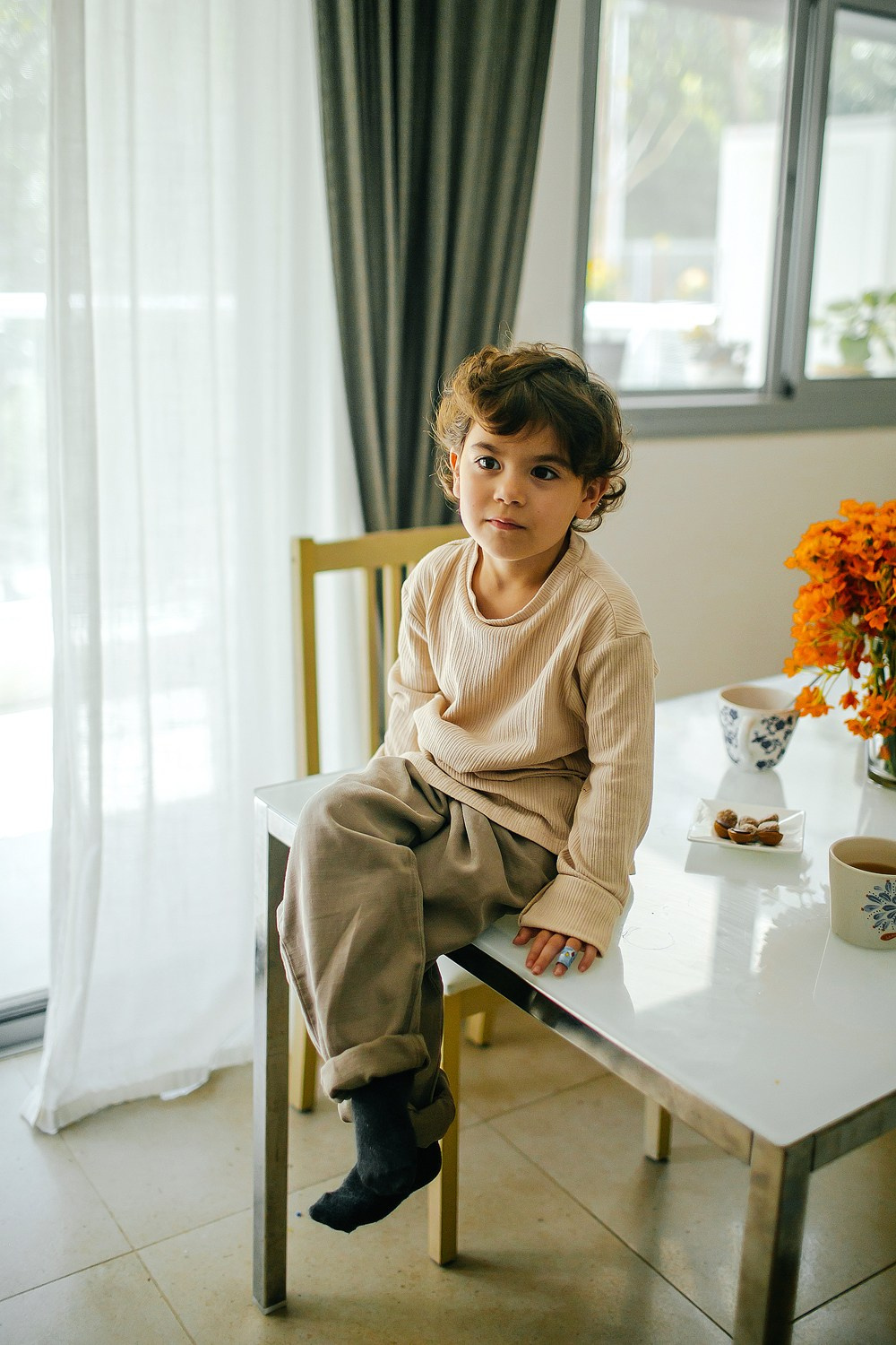 Mom&daughter at home. Family photographer in Israel