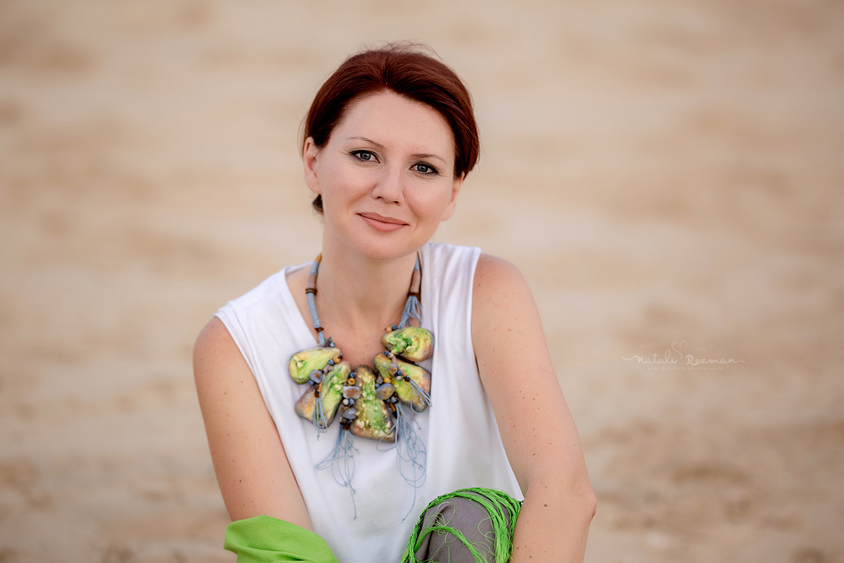 צילומי פורטרט לאנה המהממת בים. נטליה רוזמן צלמת הריון ניובורן ילדים ובוק בת מצווה