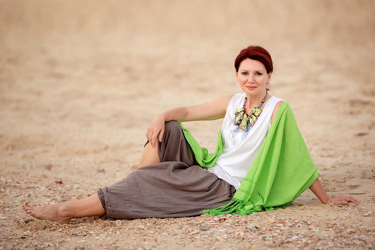 צילומי פורטרט לאנה המהממת בים. נטליה רוזמן צלמת הריון ניובורן ילדים ובוק בת מצווה