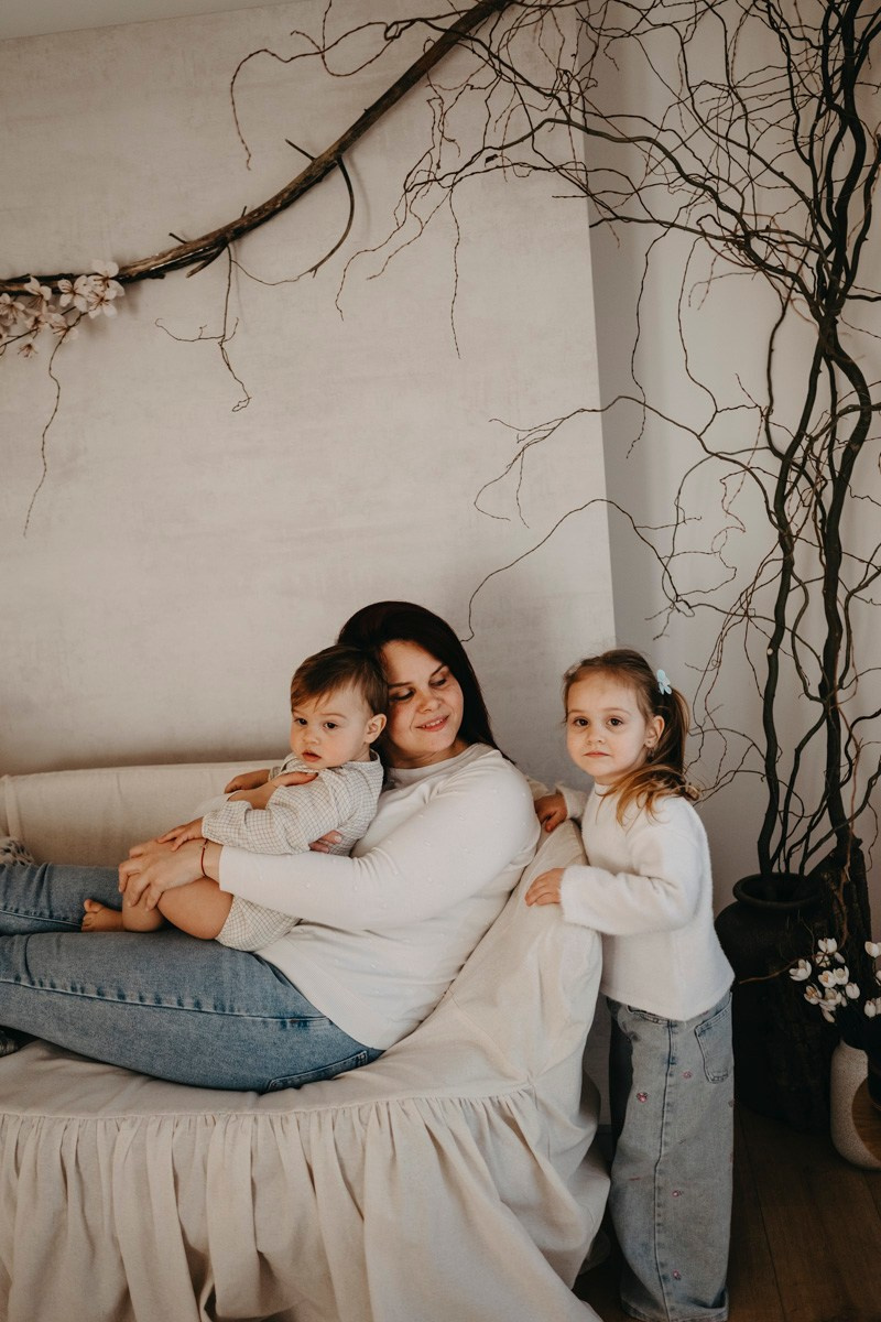 Miljana, Danka i Ilija — fotografisanje MAMINO. Deciji i porodicni fotograf u Beogradu Oksana Skendzic