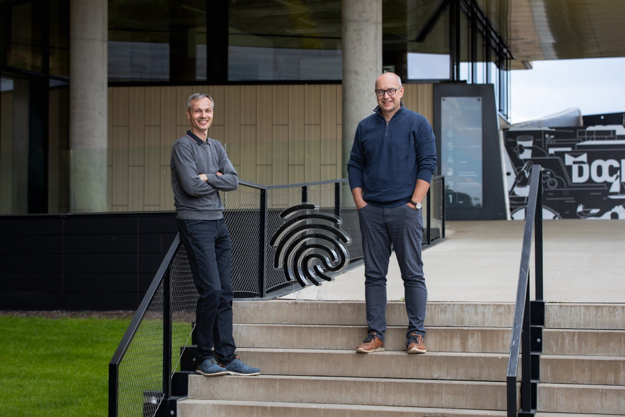 Korporátní a firemní fotografie. Dana Lišková — Empatická fotografka | Introspektivní umělkyně | Neurodivergentní koučka| Zakladatelka Artepy.cz