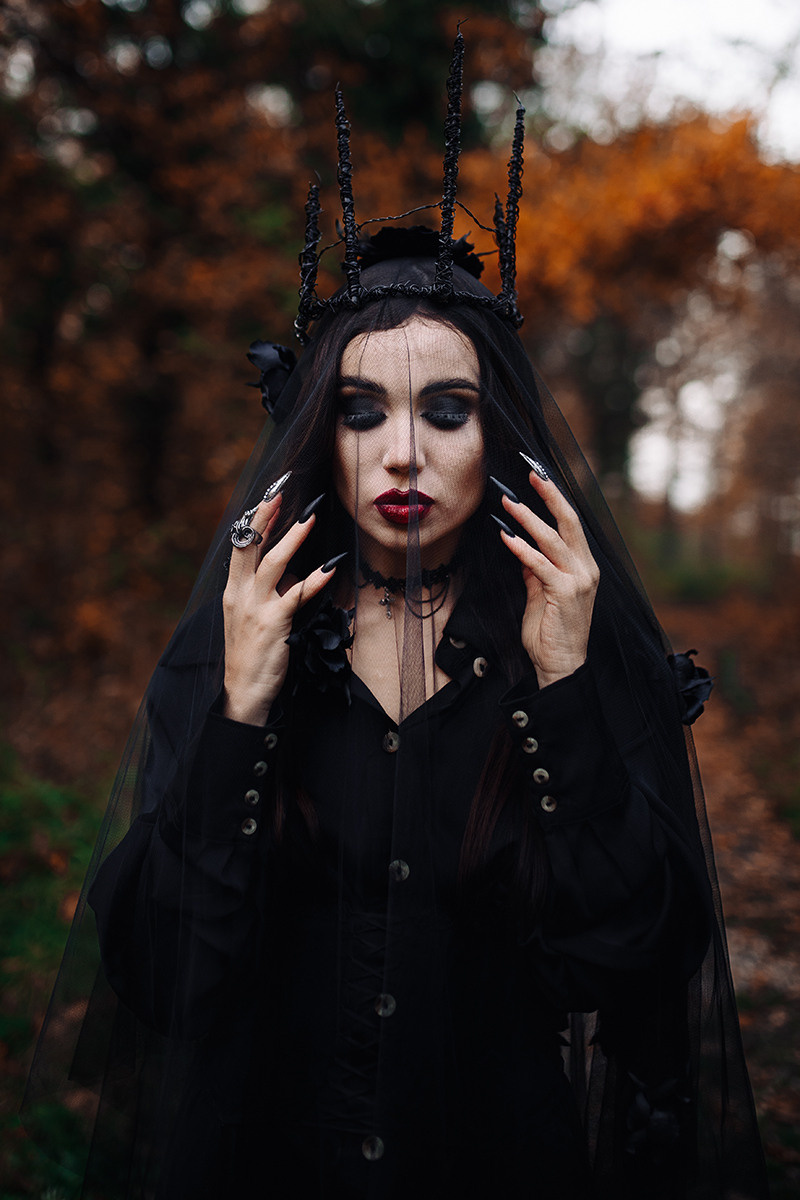 Eugenia Halloween photoshoot. Photographer in Prague for tourists