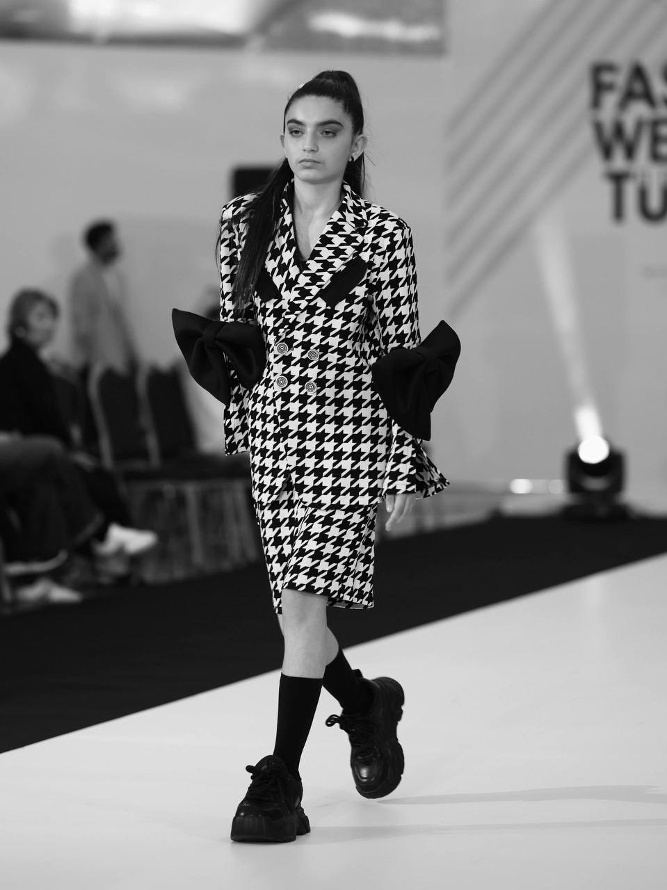 Aysun. BIG Model Agency. “Dare to Be Famous”