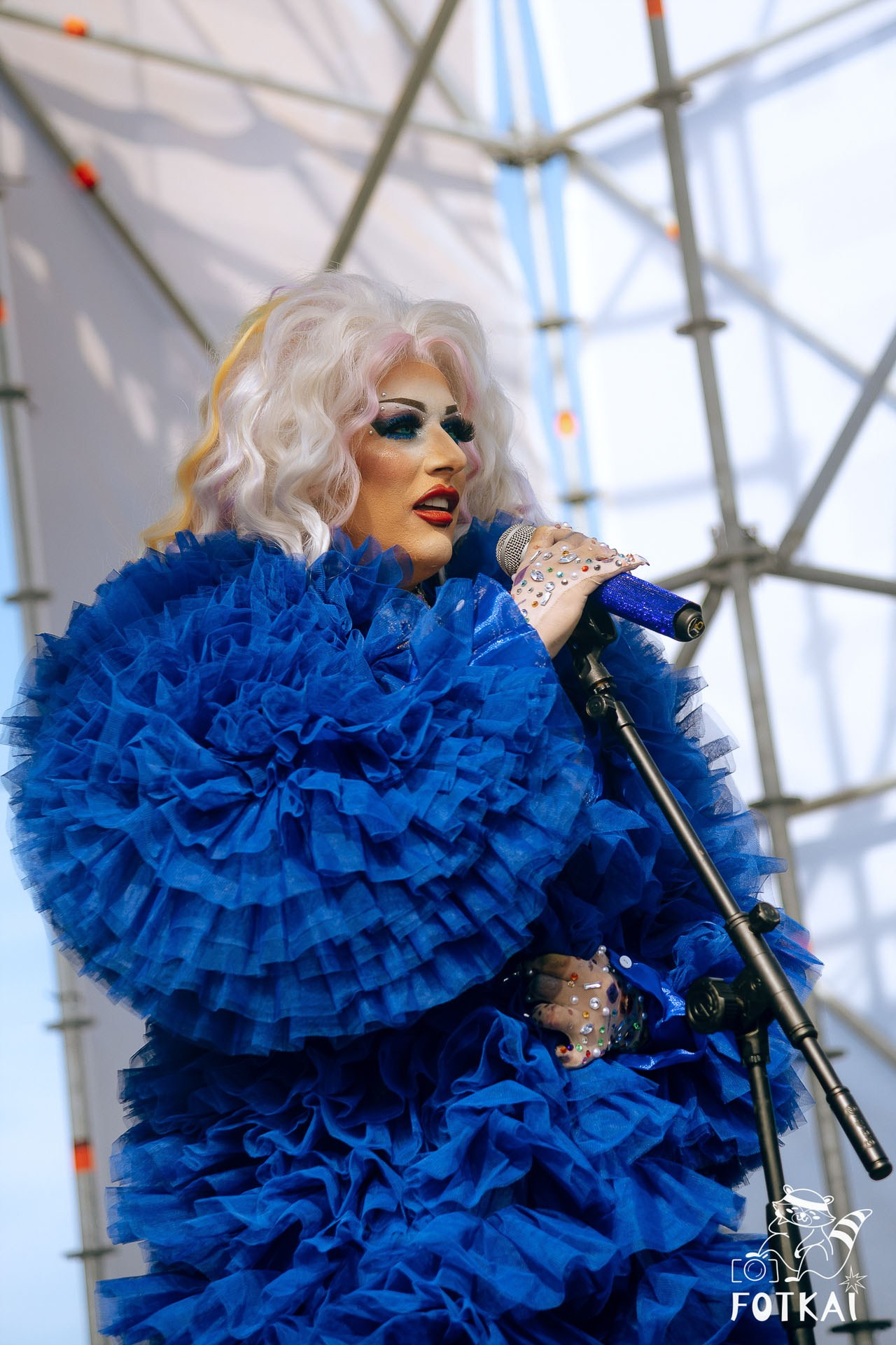 Cariña: La Fiesta 2025 Alicante — fotos del festival LGTBI y drag shows | FOTKAI