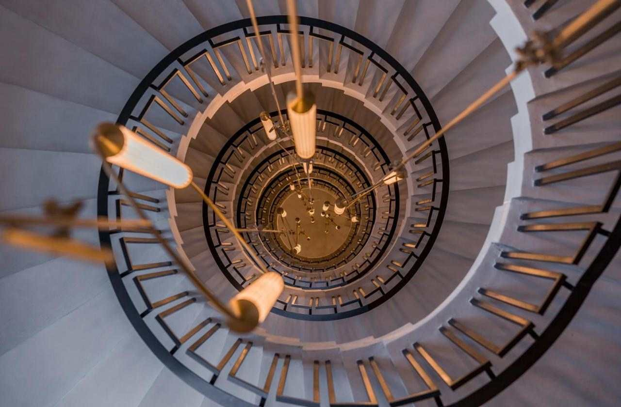 Monograph at Freedom Square. Главная