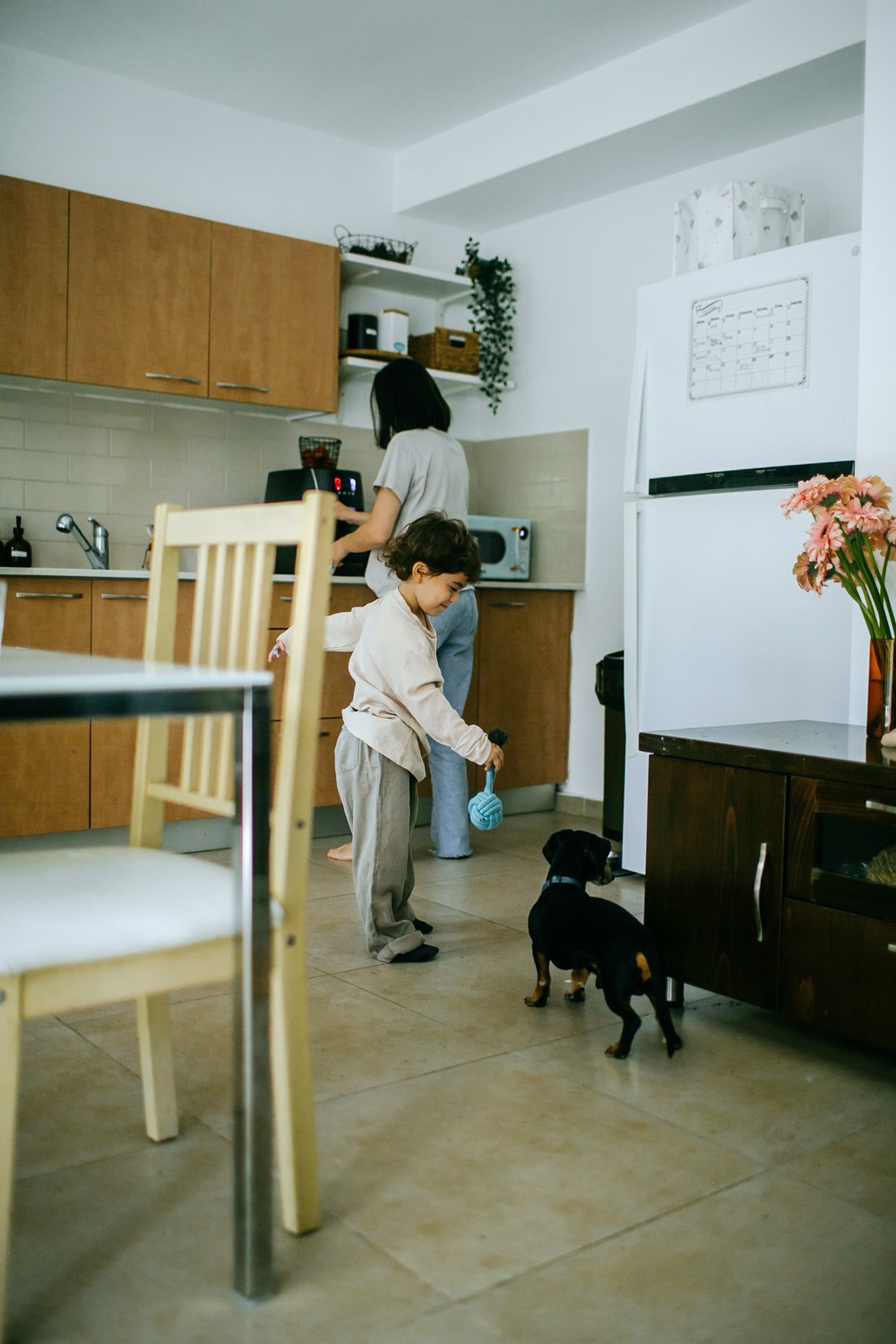 Mom&daughter at home. Family photographer in Israel