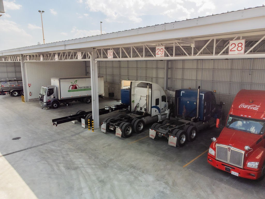 Kenworth Instalaciones. Alex Martínez Fotógrafo | Bodas, retratos y eventos en Tijuana