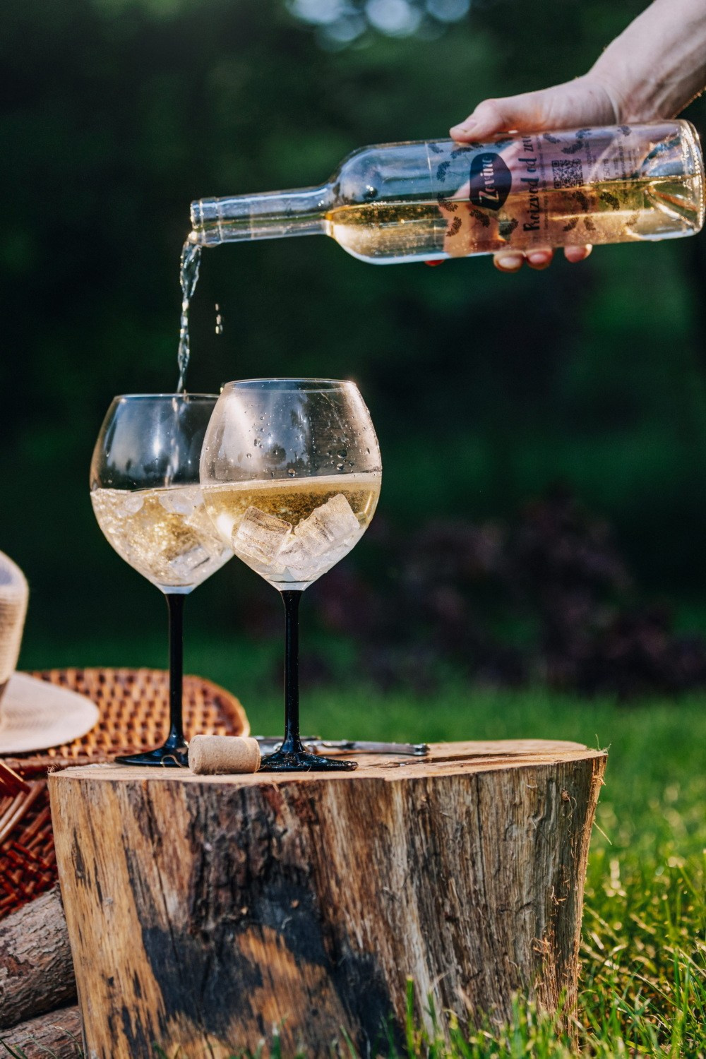 FOTOGRAFISANJE PROIZVODA. Fotografi iz Backog Petrovca David i Andrea Stojanovic