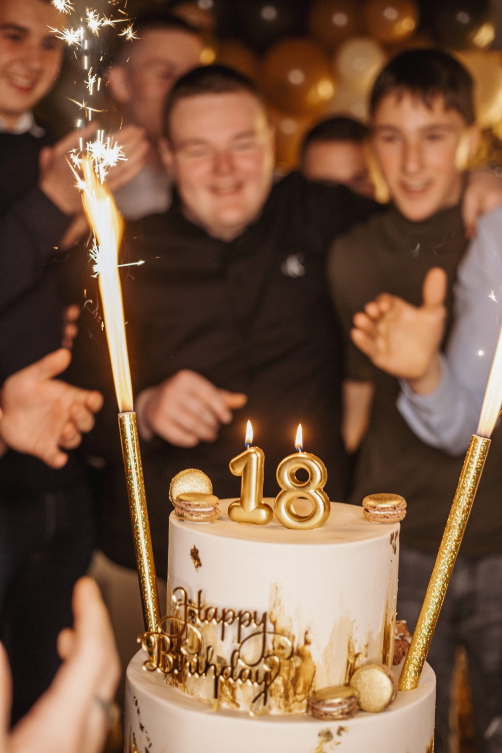 FOTOGRAFISANJE PUNOLETSTVA. Fotografi iz Backog Petrovca David i Andrea Stojanovic