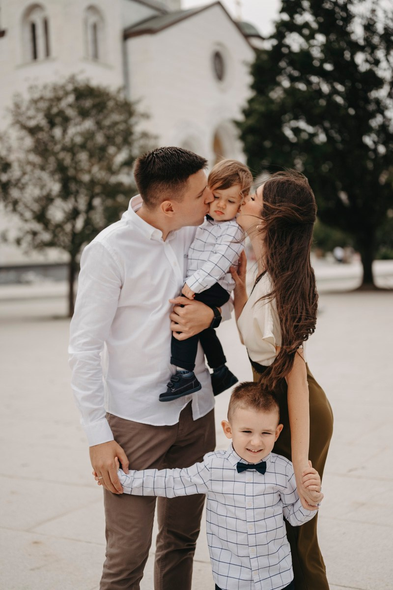 Filipovo krstenje / Hram svetog Save. Deciji i porodicni fotograf u Beogradu Oksana Skendzic