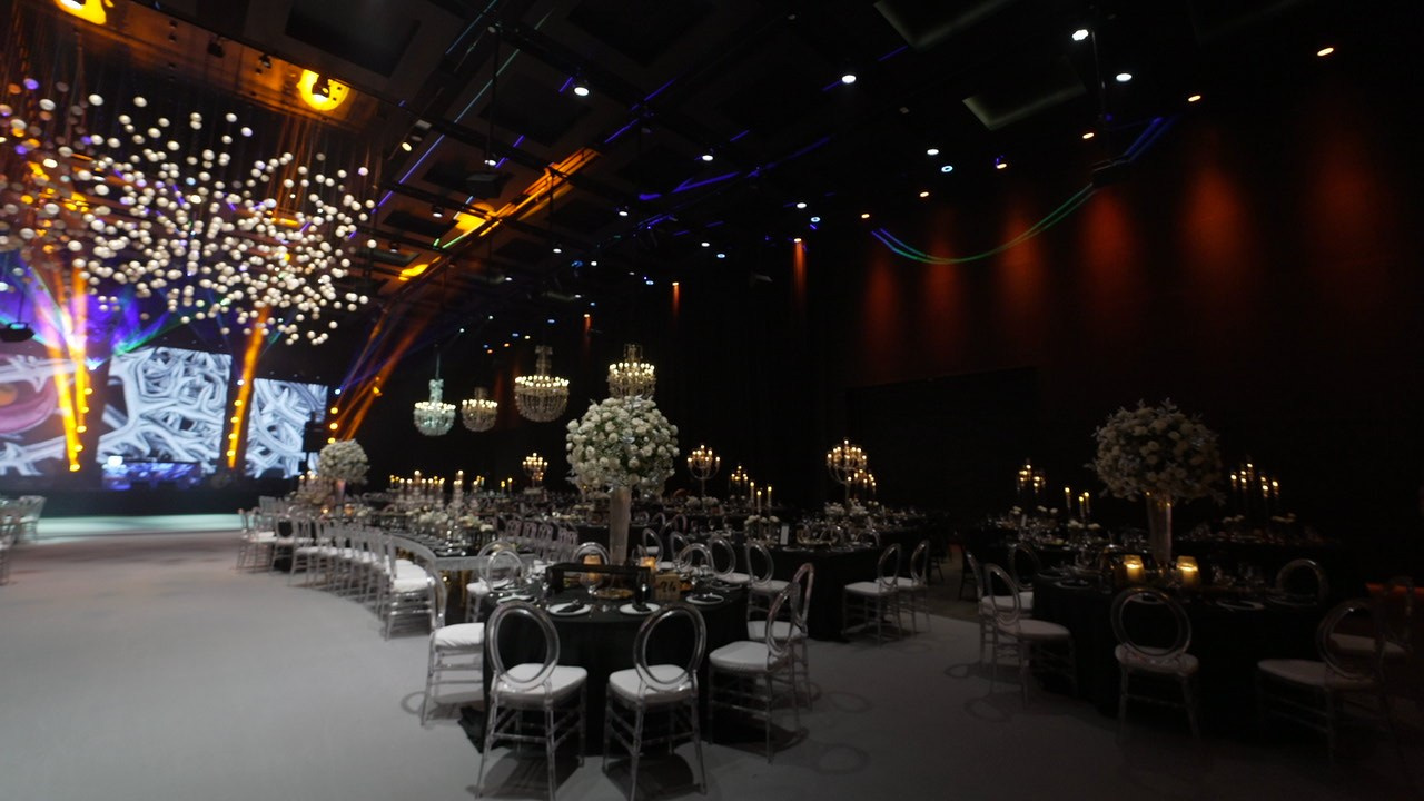 VIA / BASICO. Wedding and events photographers Studio Shalom