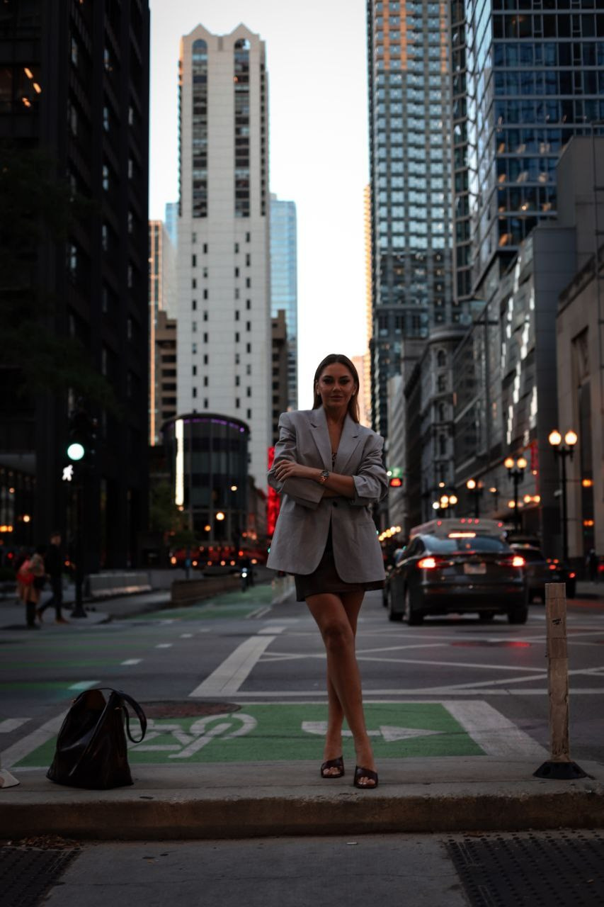 Street shoot with Yulia. VALERIIA VIUNOVA individual shooting\love story\event\brand