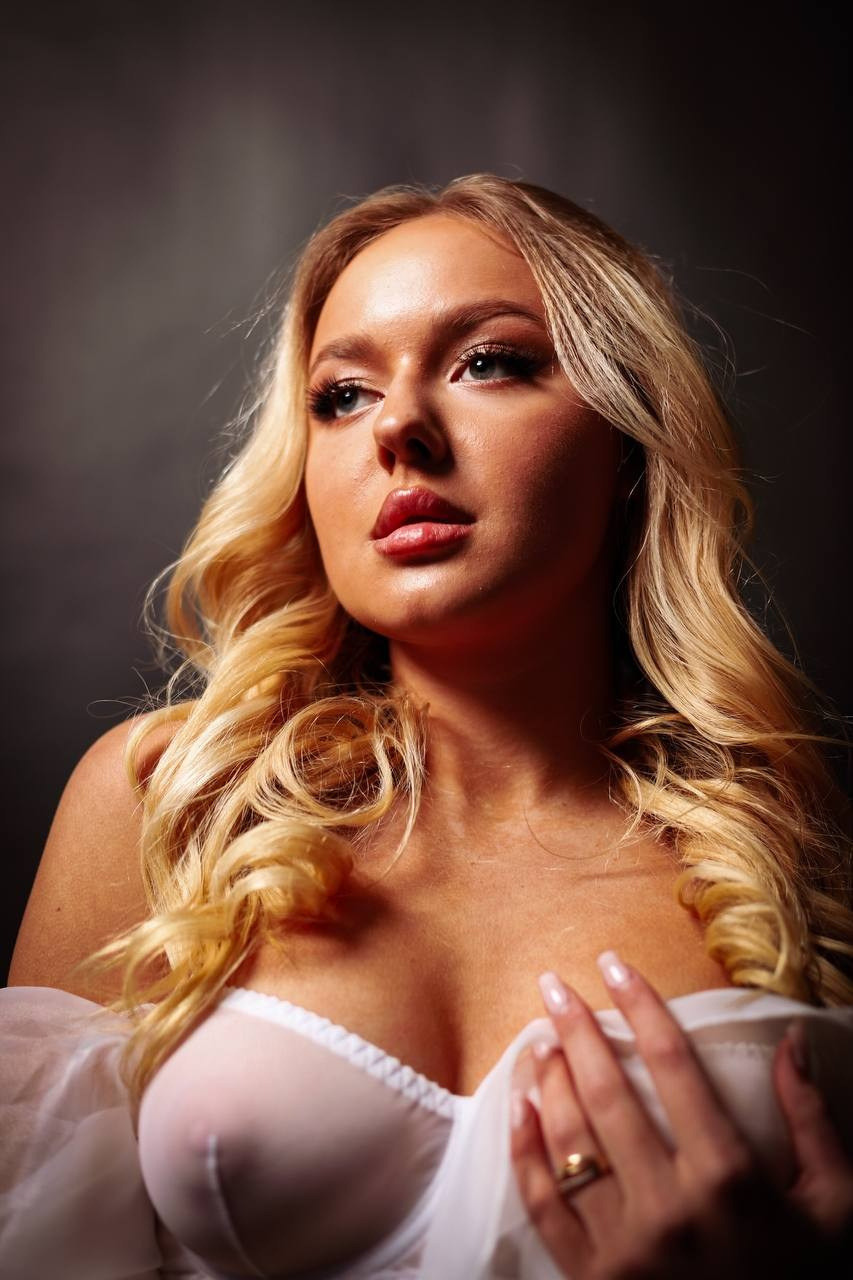 Daria — underwear advertising. VALERIIA VIUNOVA individual shooting\love story\event\brand