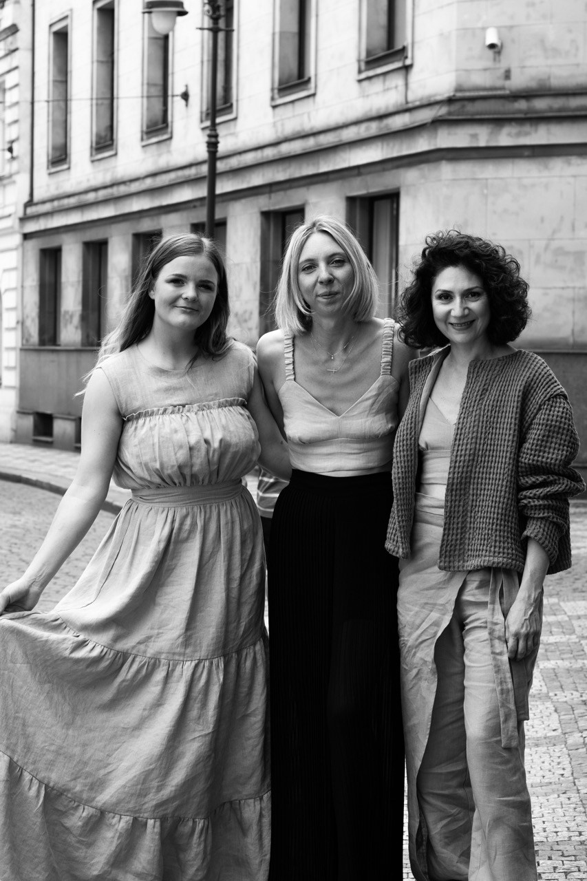 Backstage fotografie. Dana Lišková — Empatická fotografka | Introspektivní umělkyně | Neurodivergentní koučka| Zakladatelka Artepy.cz