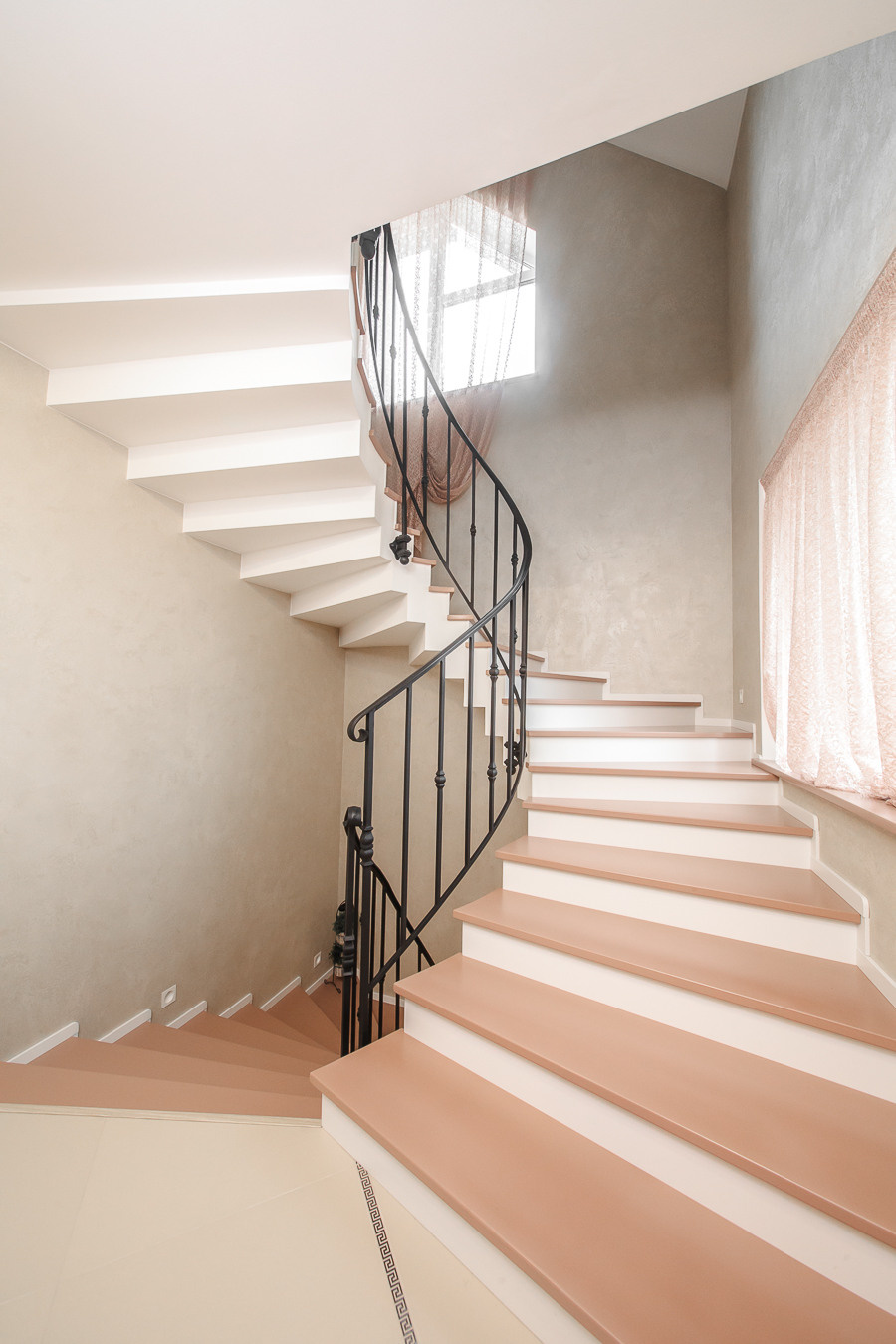 Fotografia nieruchomości, wnętrz, mieszkań, restauracji, biur i apartamentów. Wedding and portrait photographer in Poland Vitali Frozen