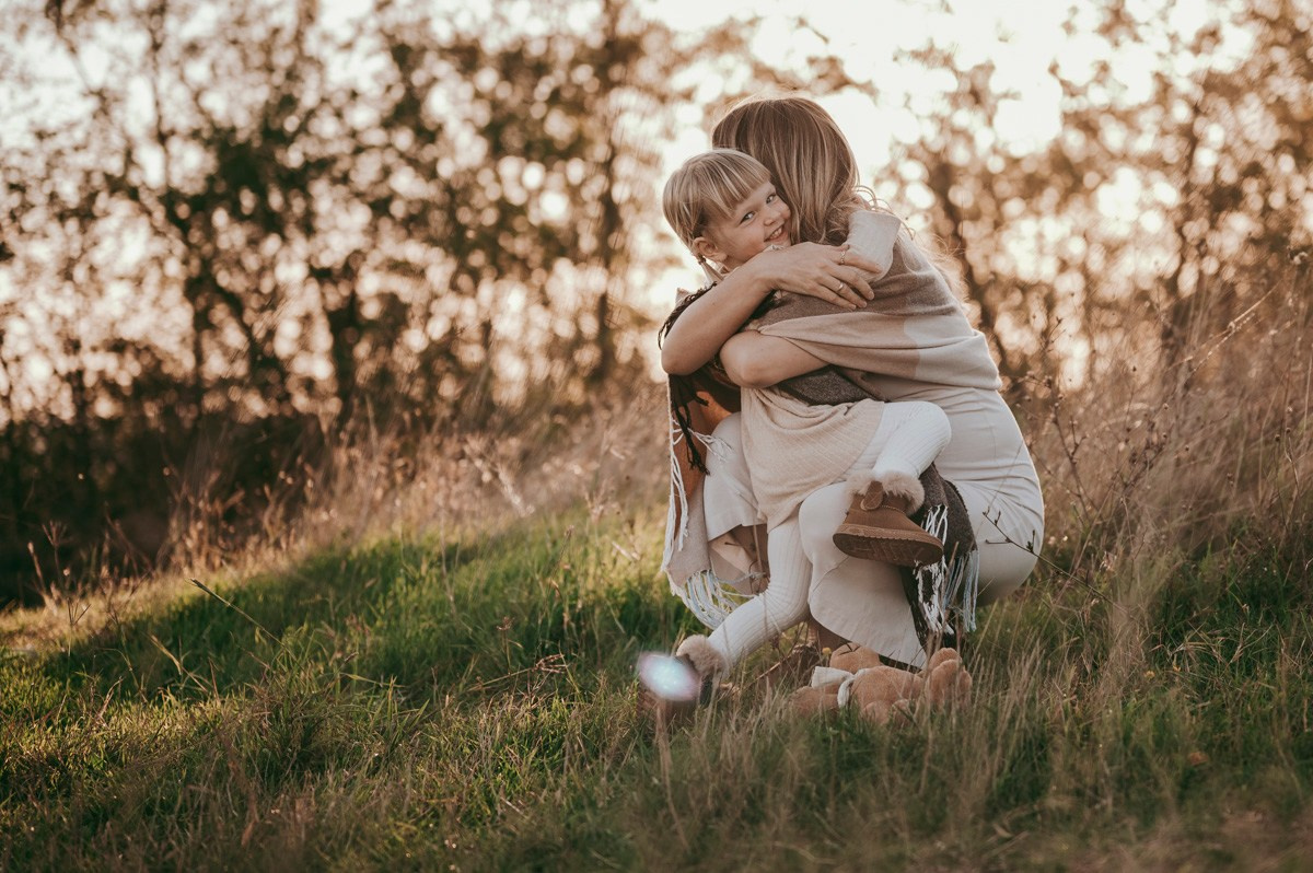 Milena / trudnicko fotografisanje sa porodicom. Deciji i porodicni fotograf u Beogradu Oksana Skendzic