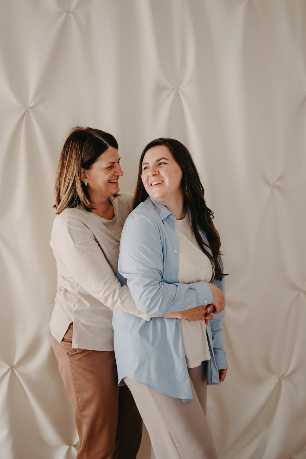 Mamine i bakine Masa i Nadja. Deciji i porodicni fotograf u Beogradu Oksana Skendzic