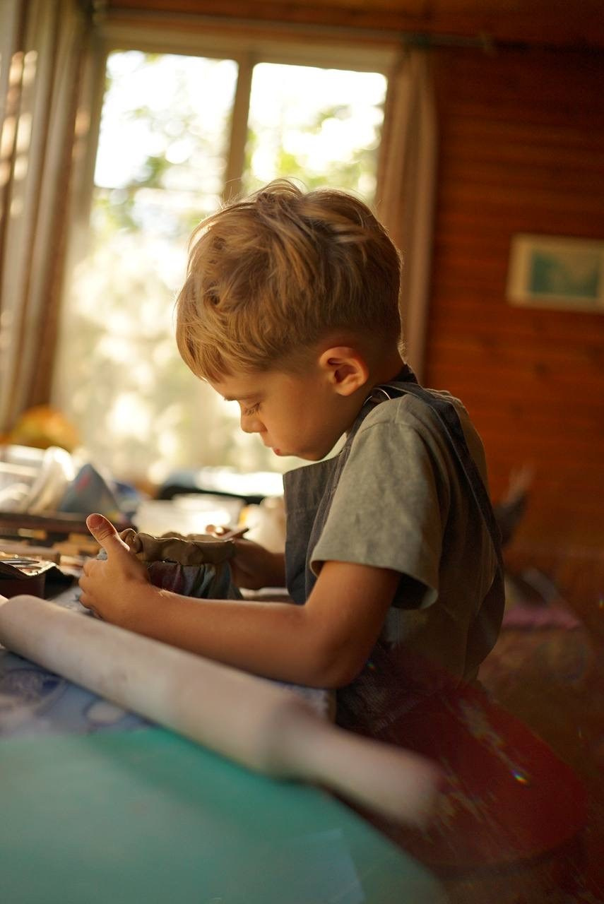 Tima and granny. Professional Photographer Abu Dhabi, Dubai — Yulia Ismoilova | 2025