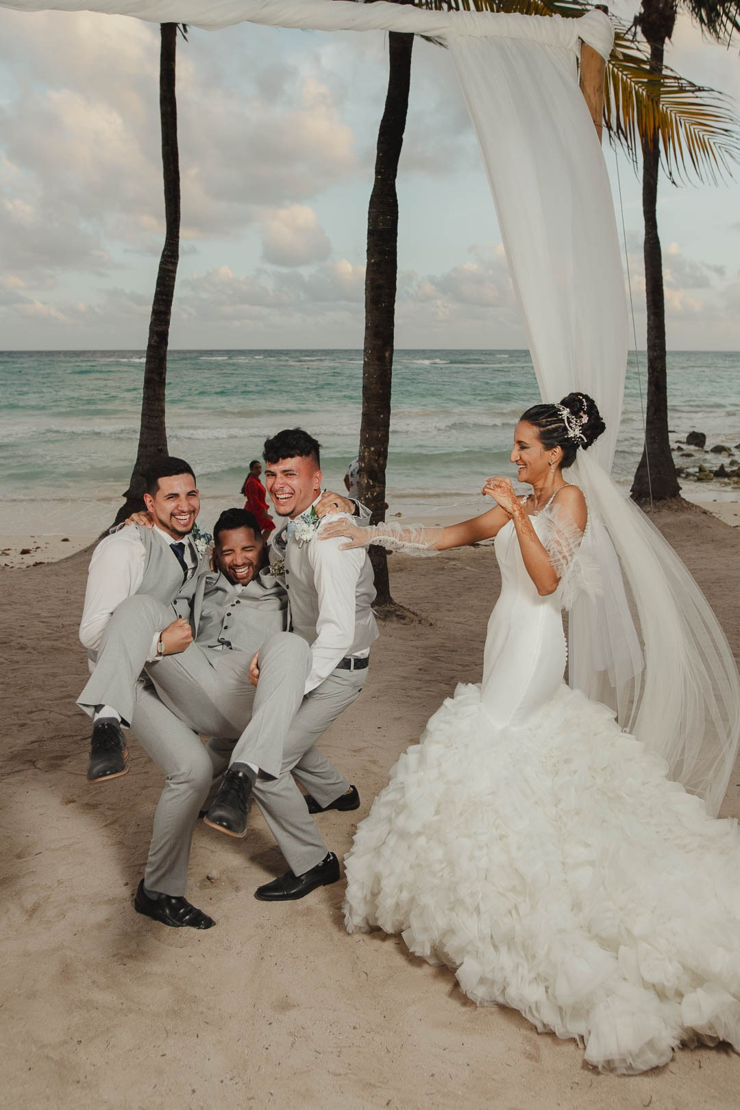 Sneha & Jon — Hindu & Christian Wedding — Barcelo Palace. Destination wedding photographer based in Cancun and Riviera Maya with service worldwide