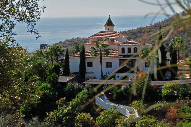 Spain wedding venue hotel with sea view and greenery