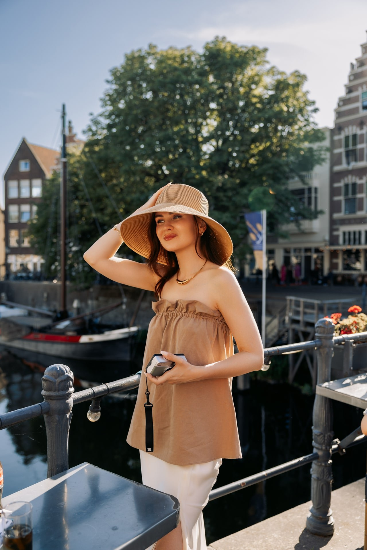 Stylish street portraits and café moments in Rotterdam. Romantic & Soulful Photography by Natalia Olhova in Rotterdam