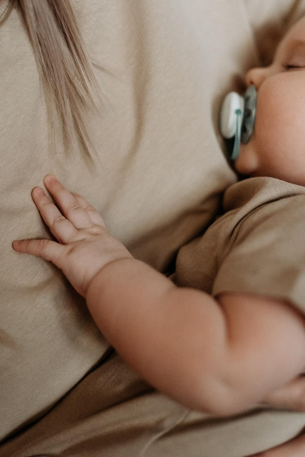 Newborn lifestile. Orange County Wedding Photographer & Videographer | Candid & Timeless Wedding Photo + Video | Italiantsev