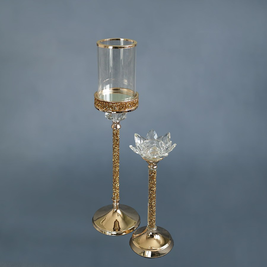 zelta metāla un kristāla svečturi ar zelta kristāliem 