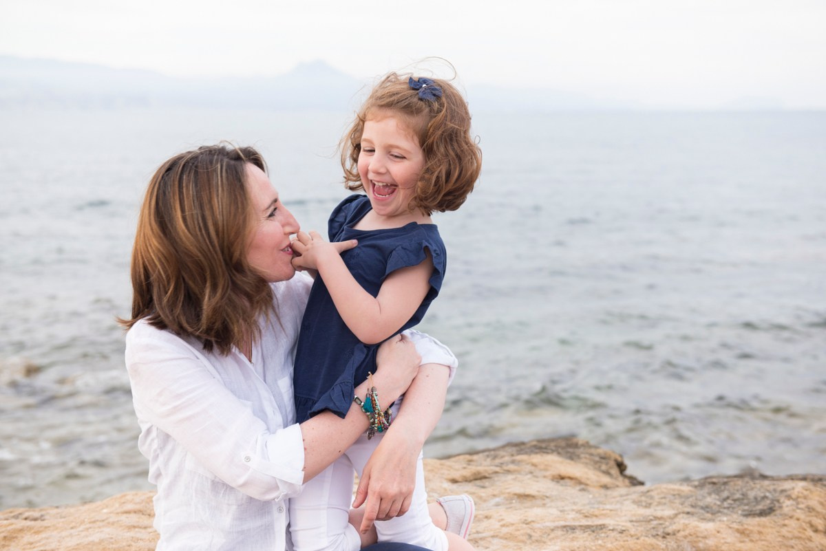 Madres. Fotografia de familias en Alicante Mónica Santonja